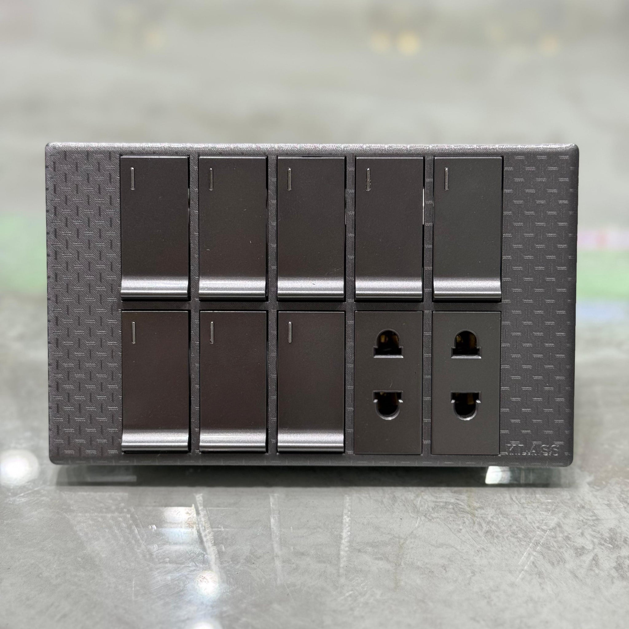 TANI 8-Gang Modular Switch Panel with Textured Borders & Universal Sockets – Modern Curved Design | Qintar Electric